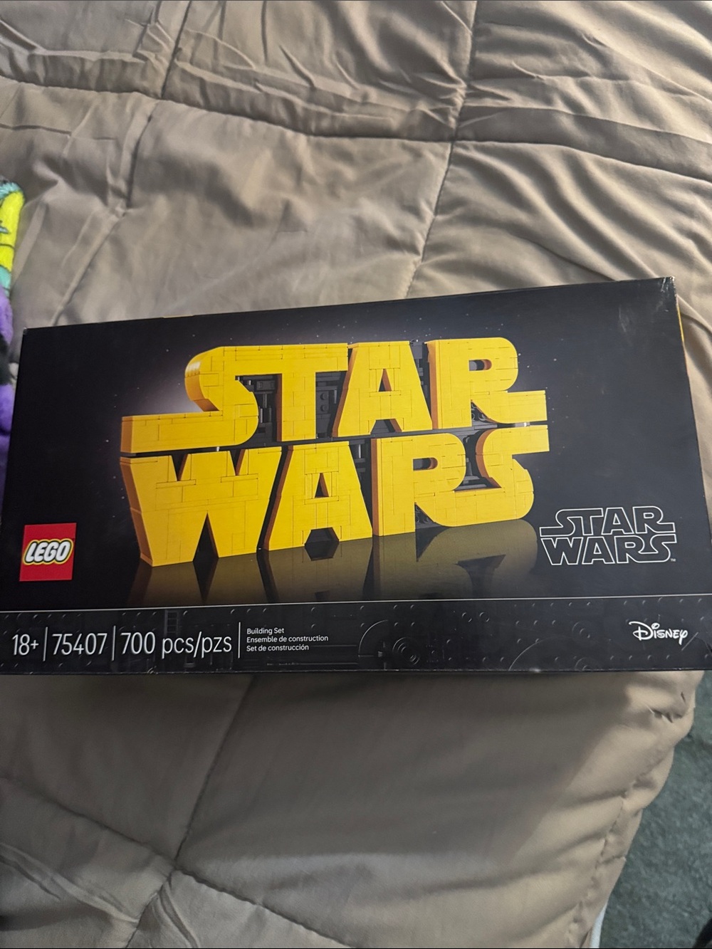LEGO Star Wars Bold Yellow Logo Building Set